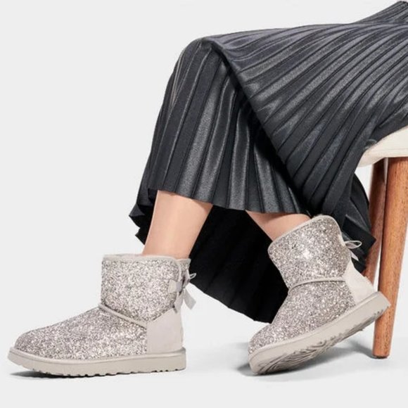 NIB UGG Bailey Bow Mini Cosmos Boots - Picture 6 of 6